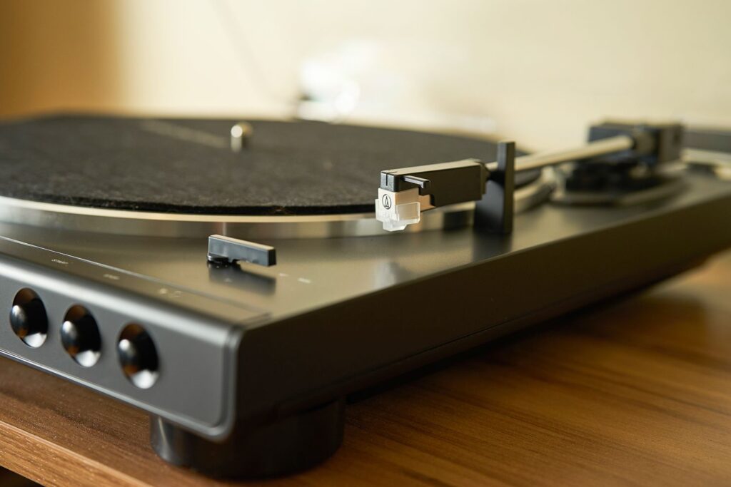 fyi buys audi technica turntable bluetooth